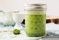 DIY Matcha Mouthwash to Fight Bad Breath, Gingivitis & Cavities