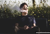 Vaping and Oral Health: Dry Mouth, Receding Gums, Bad Breath, Teeth Grinding