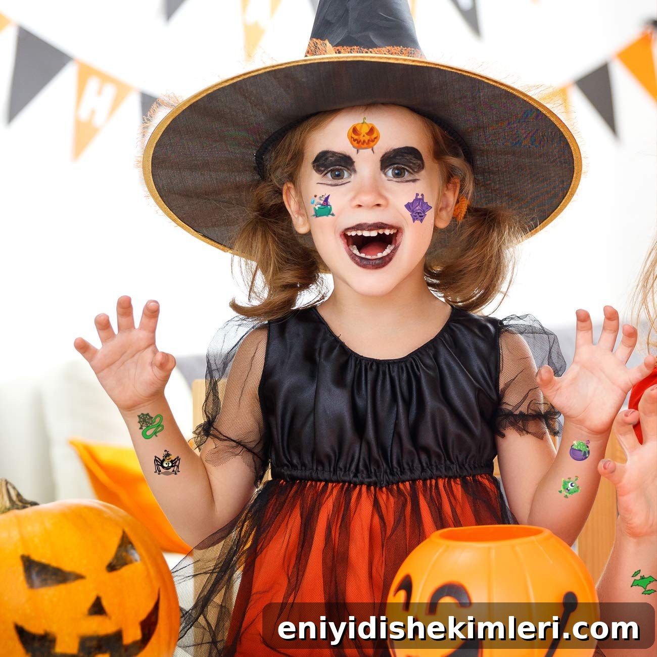 8 Fun Candy Alternatives for Halloween Kids Will Love 10 Image alt
